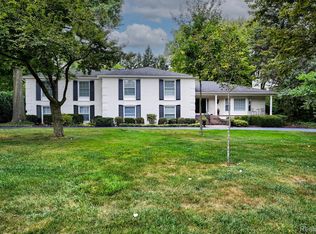 539 Whitehall Rd, Bloomfield Hills, MI 48304