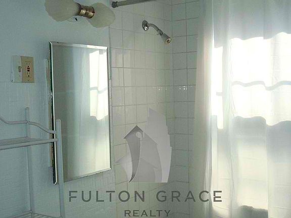 5th image of 2129 N Dayton St APT 206C