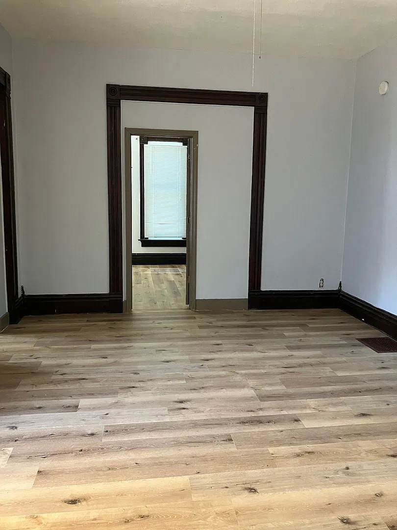 430 2nd Ave — Photo 3