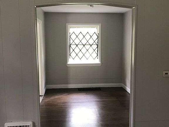 5th image of 9813 S Yates Ave