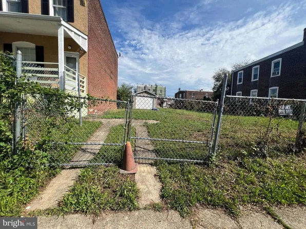 6737 Glenloch St, Philadelphia, PA 19135