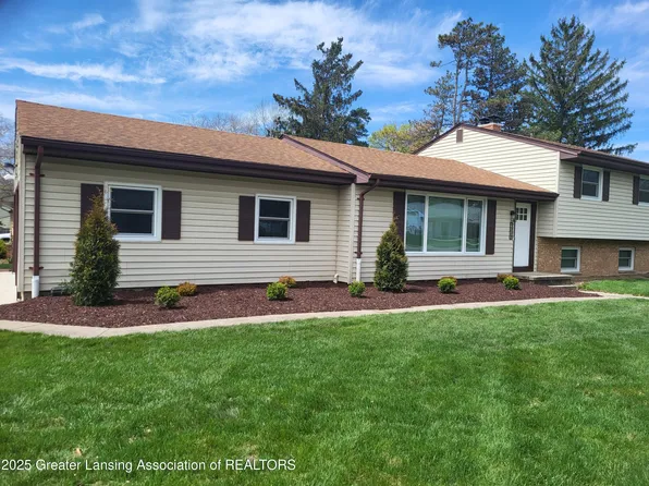 5213 Blue Haven Dr, East Lansing, MI 48823