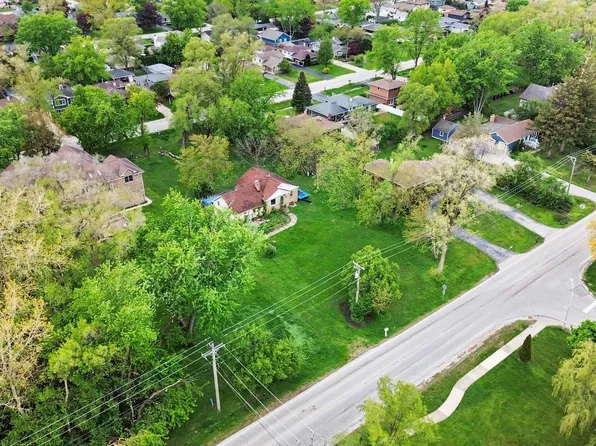 5828 Clarendon Hills Rd, Willowbrook, IL 60527