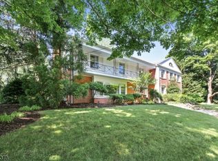 19 Randall Dr, Millburn Twp, NJ 07078