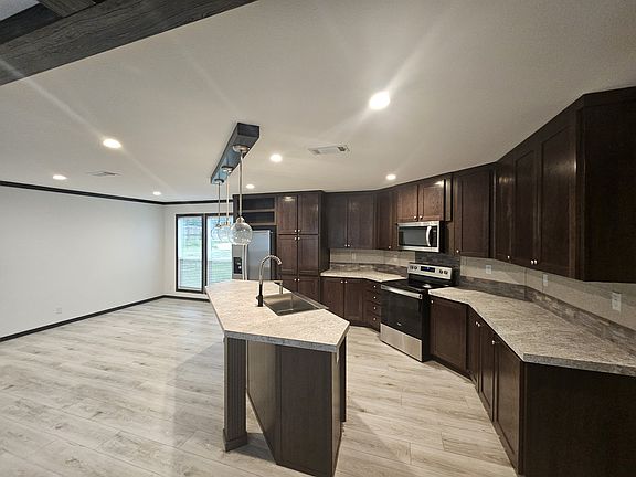 2nd image of 530 Mill Run Ave #32