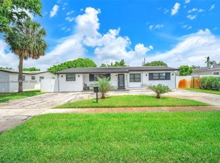 711 SW 69th Way, Hollywood, FL 33023