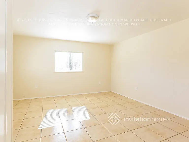 5611 N 65th Ave — Photo 9
