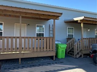 1208 N Church St #B, Portland, TN 37148