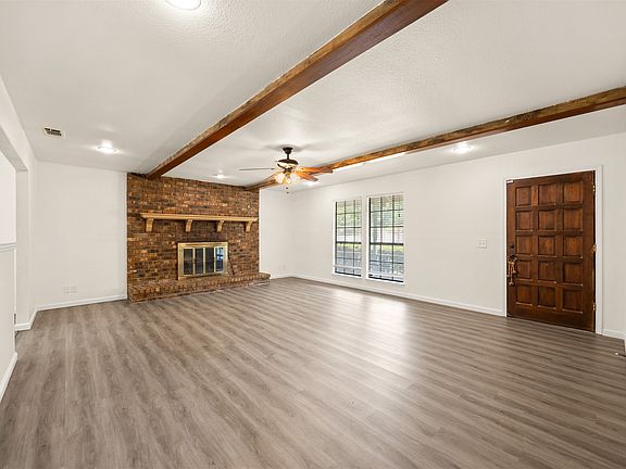 5th image of 303 Georgia St