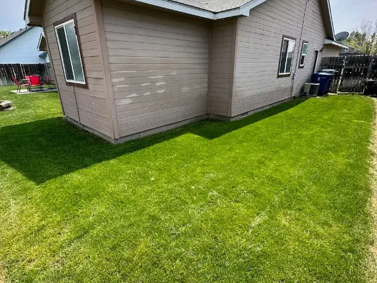 270 E 15 N — Photo 23