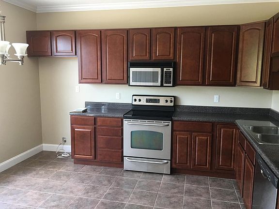 3rd image of 4024 Kingdom Ln