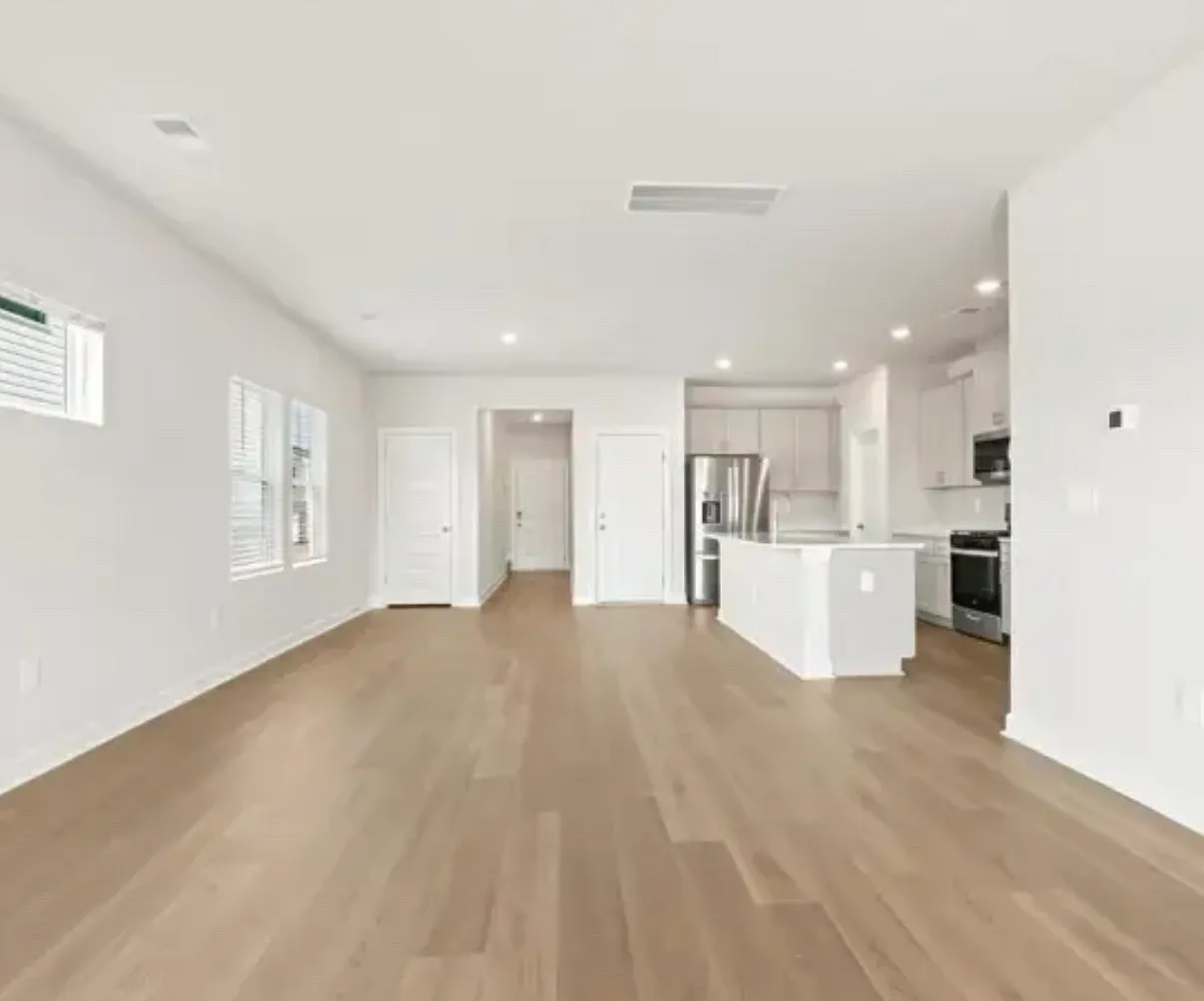 1 bed, 2352 sqft, $750 — Photo 4