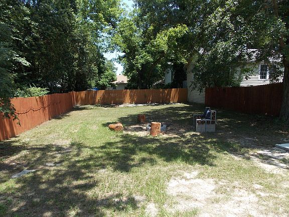 3rd image of 2427 Schaul St Unit B