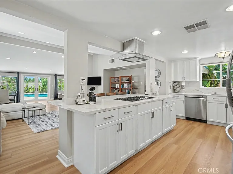 5706 Comanche Ave — Photo 14