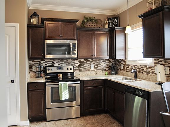 4th image of 708 Sturdivant Dr