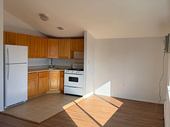 2nd image of 3607 Pratt Ave Floor 2