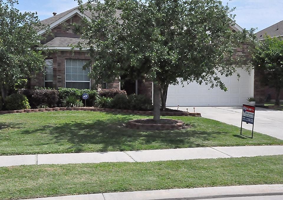 1st image of 816 White Ibis Ave