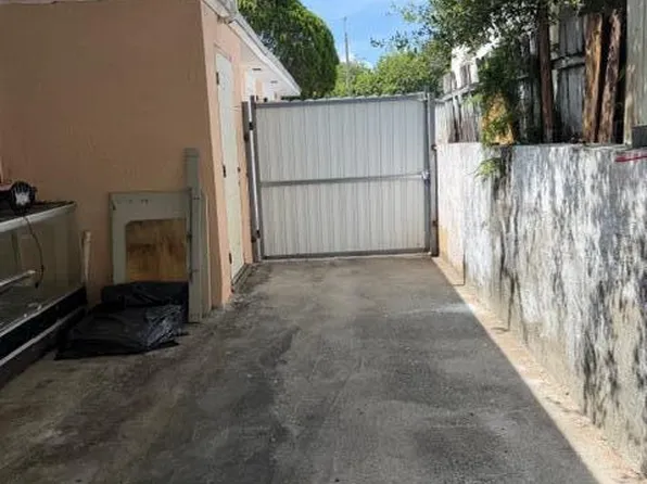 2975 NW 96th St, Miami, FL 33147