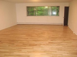 6652 79th St APT 15, Middle Village, NY 11379