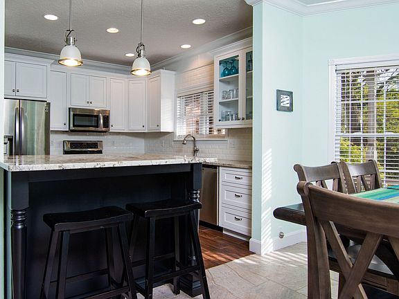 4 194HiddenShoresDriveBransonWest-6Kitch