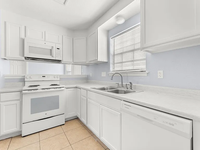 3802 Foust Trl #A — Photo 12