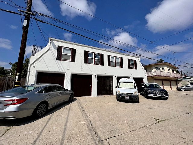1st image of 952 E Main St APT B