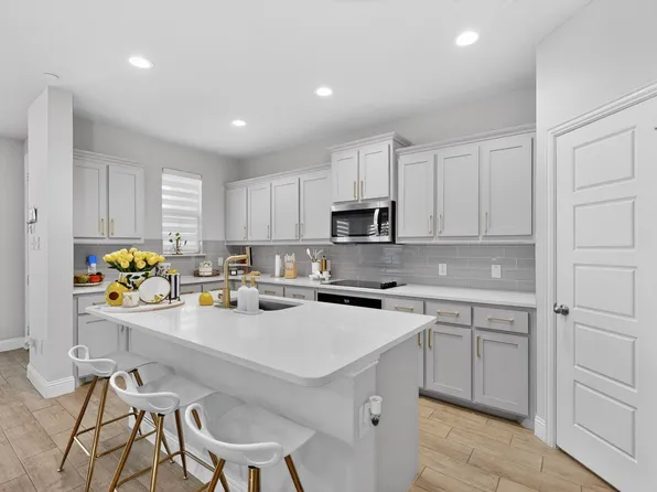 6040 Bursey Rd, Watauga, TX 76148