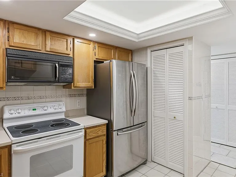 5899 Chanteclair Dr #222 — Photo 8