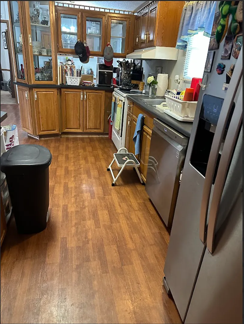Newly Remodeled 3 Bedrrom Move-In Ready! — Photo 4