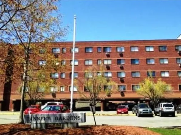 111 Foster St APT 418, Peabody, MA 01960