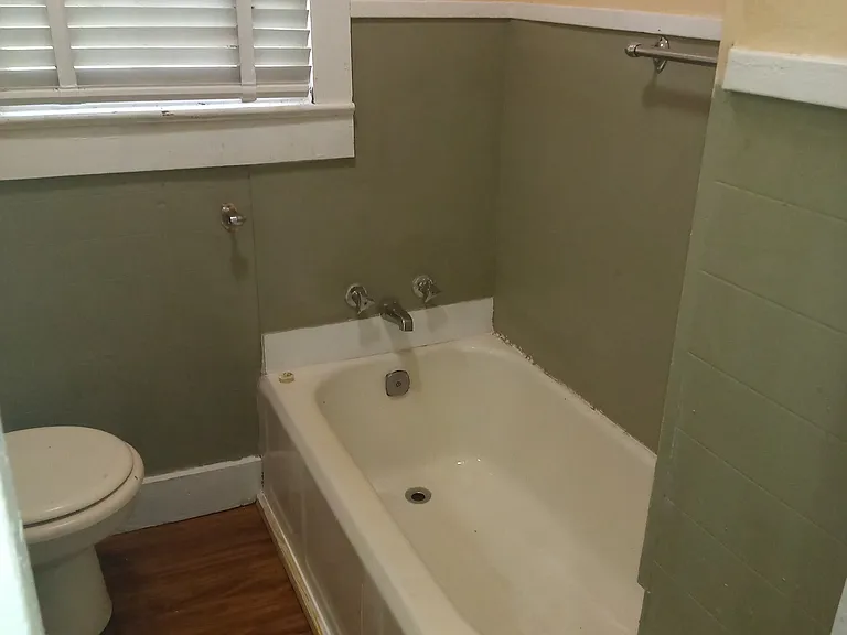 408 Voorhies St #B — Photo 9