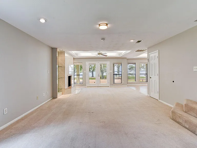 10045 Valley Dr S — Photo 9