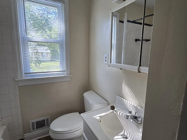 3615 Ammons Ave — Photo 7