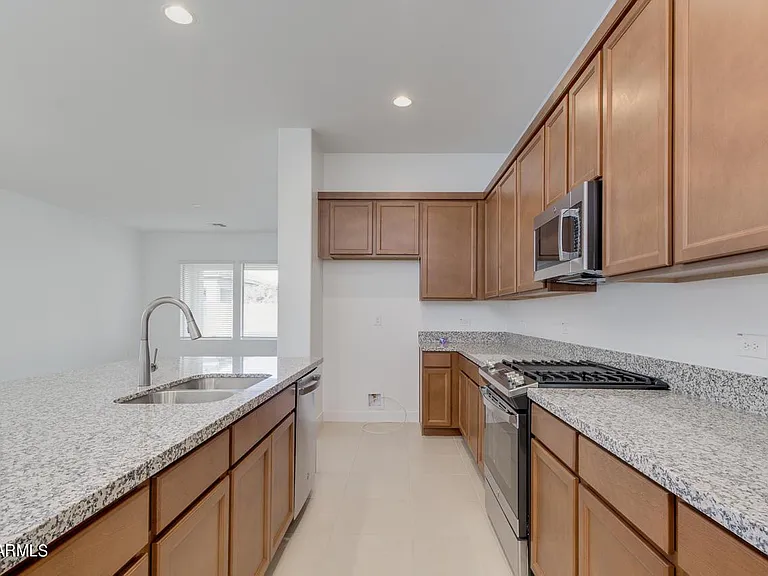 458 W Golden Aspen Dr — Photo 2
