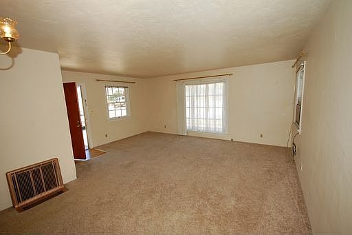 3rd image of 325 South Ave