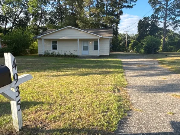 4935 Walnut Dr, Fayetteville, NC 28304