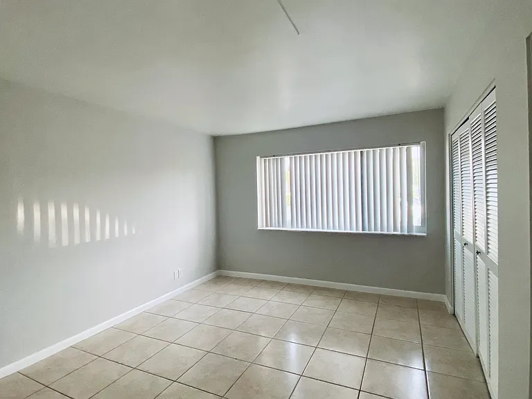 125 Shore Ct #107A — Photo 10