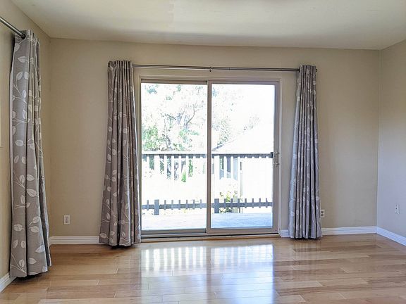 2nd image of 105 Ascot Ct Unit B-1