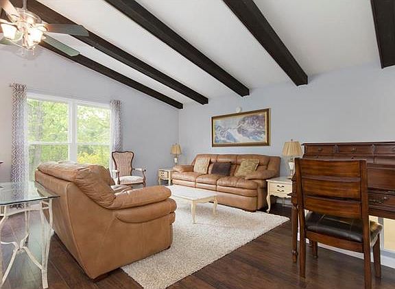 5th image of 6 Foxboro Ct