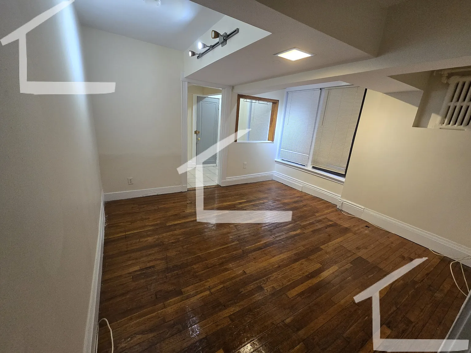 2 bed, 650 sqft, $2,850 — Photo 2