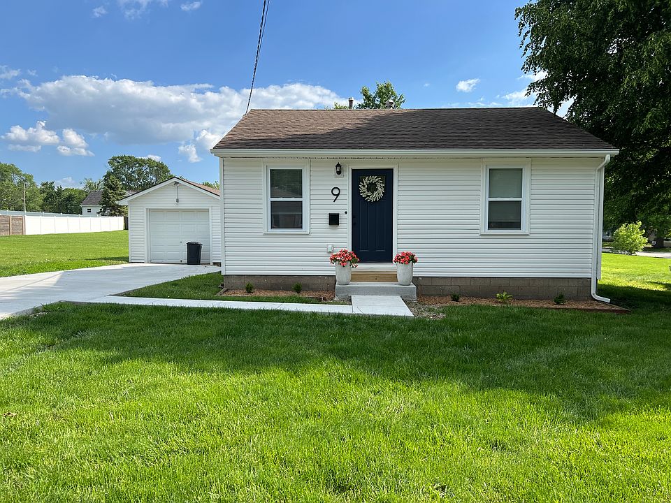 1st image of 9 NW Orchard Dr