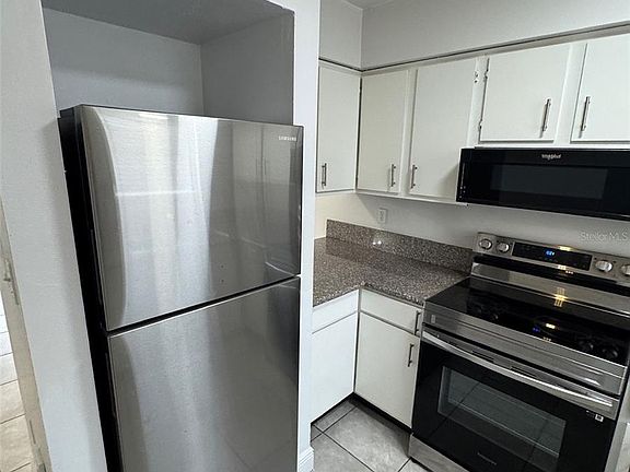 4th image of 1193-1193 Bentley Rd #2