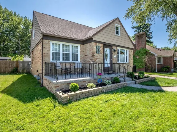 801 S Huth Rd, Cheektowaga, NY 14225