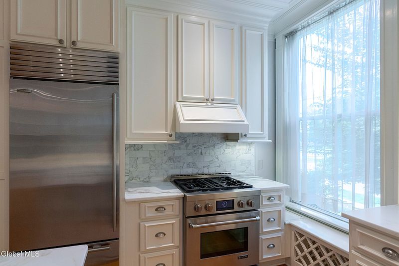 5th image of 45 Greenfield Avenue Apt 12