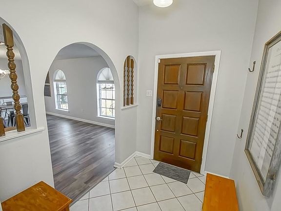 4th image of 4417 Laplace St
