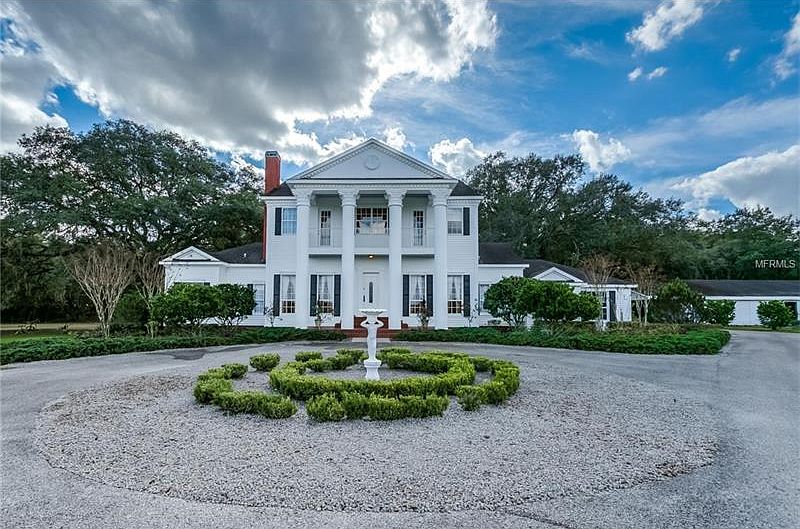1st image of 120 Legacy Ln
