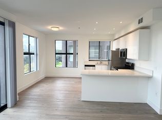 8811 2/2 Burton Way #B402, Los Angeles, CA 90048