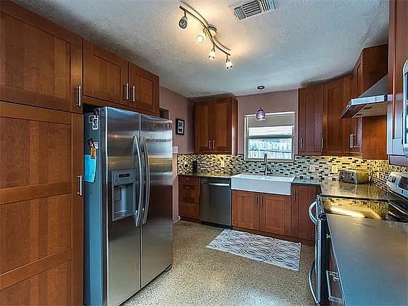 5th image of 7103 Twin Crest Dr