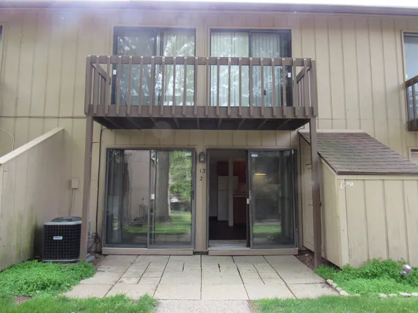 13 Saint Thomas Colony APT 2, Fox Lake, IL 60020