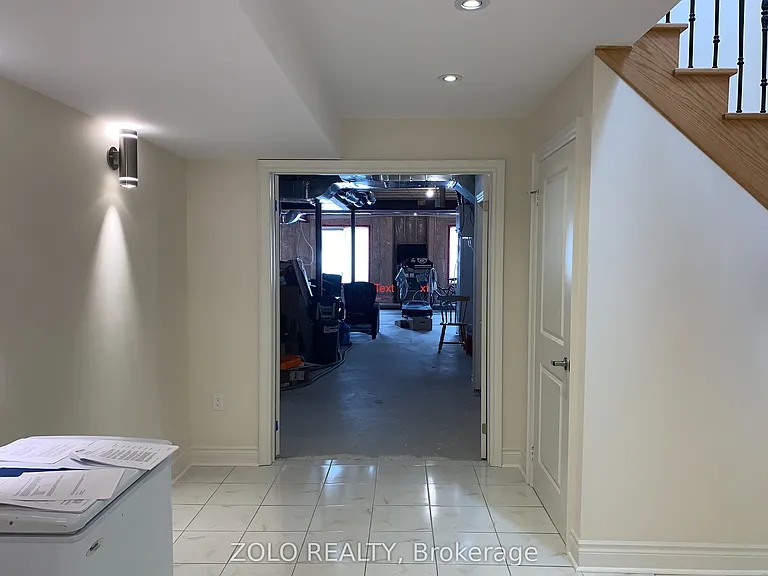 64 Cayton Cres — Photo 28